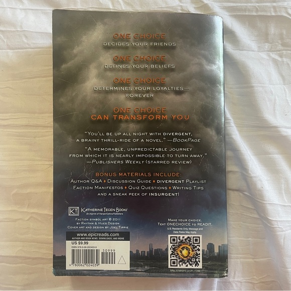 DIVERGENT by Veronica Roth - Picture 3 of 3